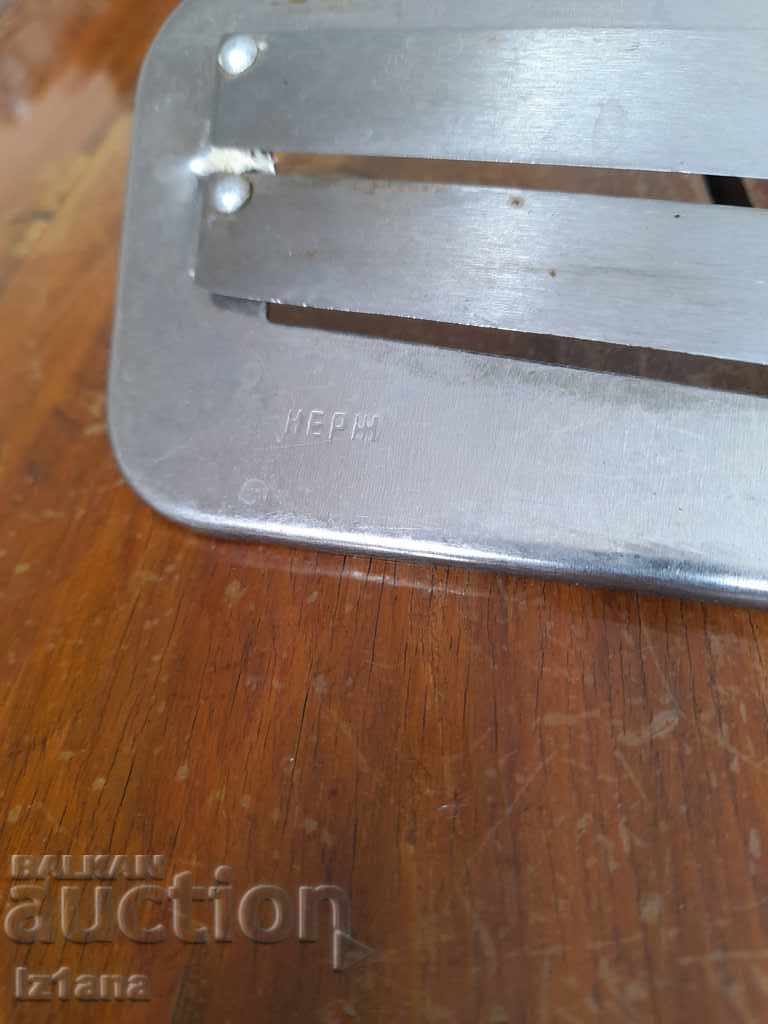 Delivery of Old kitchen cutting tool Delivery of Old kitchen cutting tool