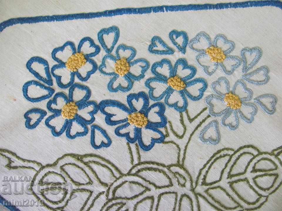 Delivery of 19th Century Hand Embroidery Wall Carpet, Tablecloth Delivery of 19th Century Hand Embroidery Wall Carpet, Tablecloth