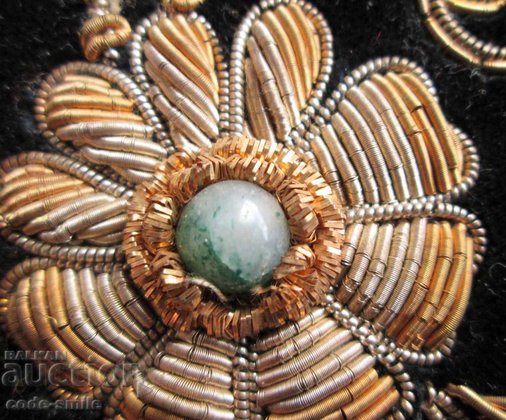 Delivery of Old painting panel hand embroidery silver and gold tinsel Delivery of Old painting panel hand embroidery silver and gold tinsel