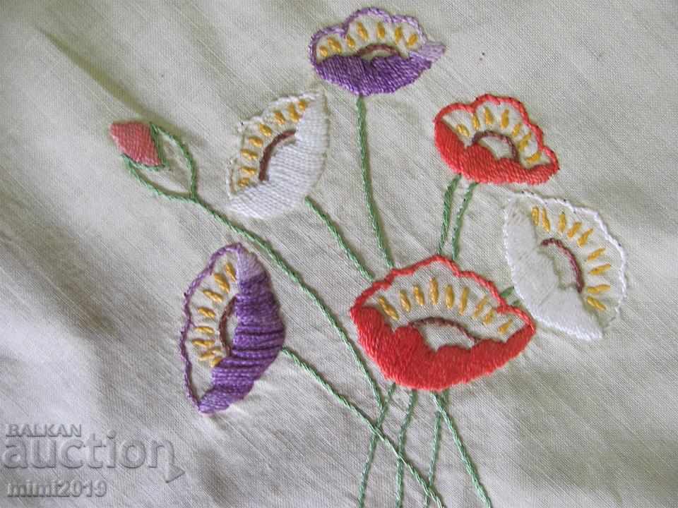 Delivery of 50s Vintage 2 pcs. Tablecloths hand embroidered