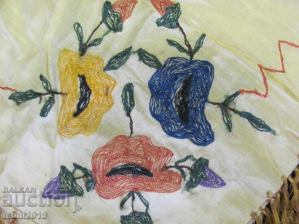 60's Machine Embroidery Tablecloth - 7 60's Machine Embroidery Tablecloth - 7
