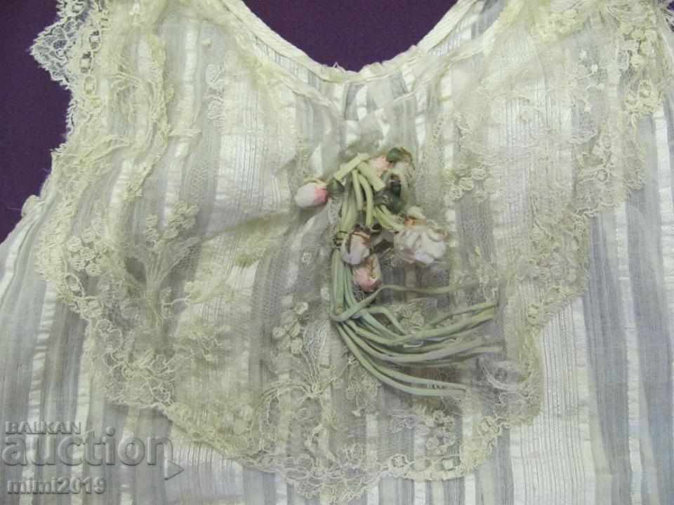 Auction 19th century Children's Nightgown Silk Kenar Auction 19th century Children's Nightgown Silk Kenar