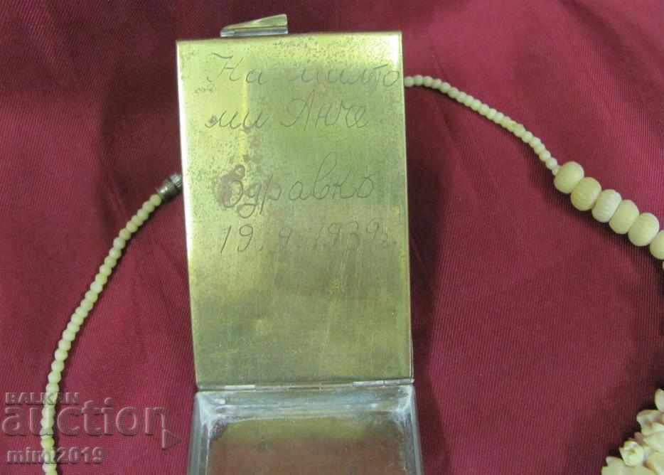 Auction 1939 Women's Bronze Powder and Bone Necklace Auction 1939 Women's Bronze Powder and Bone Necklace