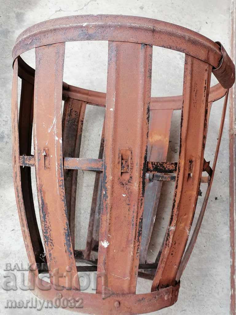 Δημοπρασία Μεταλλικό καλάθι για σφυρήλατο σίδερο Damadjana Δημοπρασία Μεταλλικό καλάθι για σφυρήλατο σίδερο Damadjana