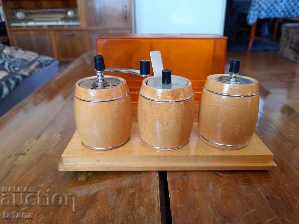 Auction Old spice containers Auction Old spice containers