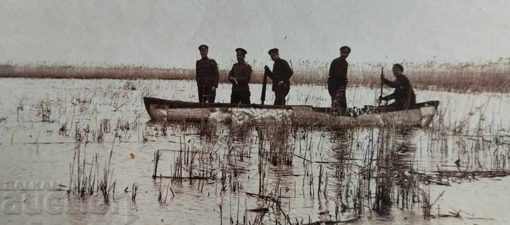 1917 MILITARY PHOTO FISHING FIRST WORLD WAR PHOTOGRAPHY