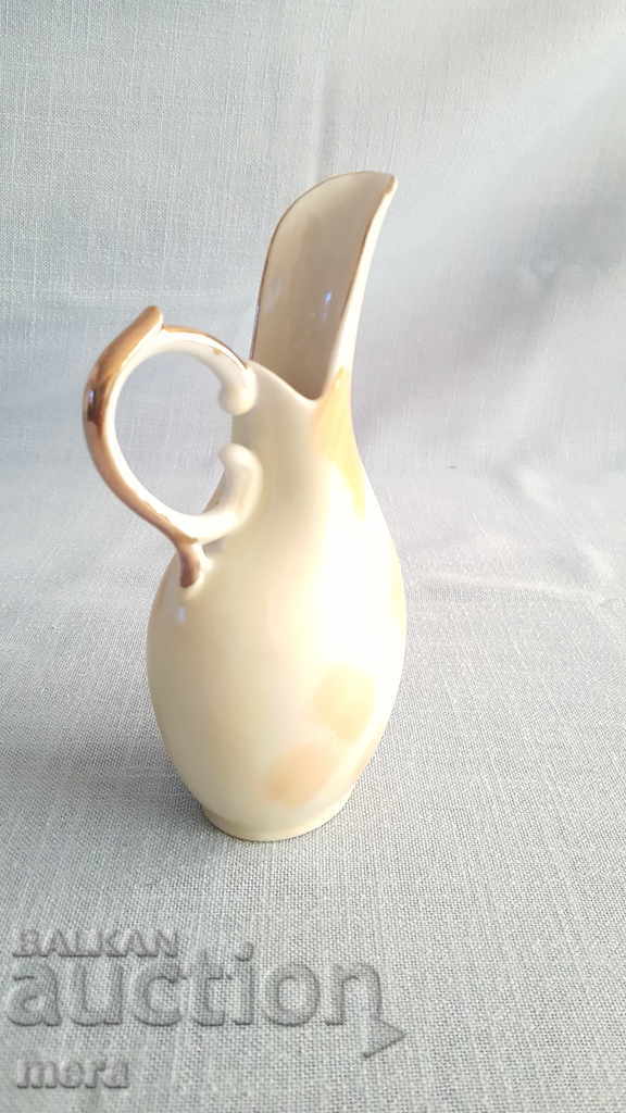 Auction Porcelain vase Auction Porcelain vase