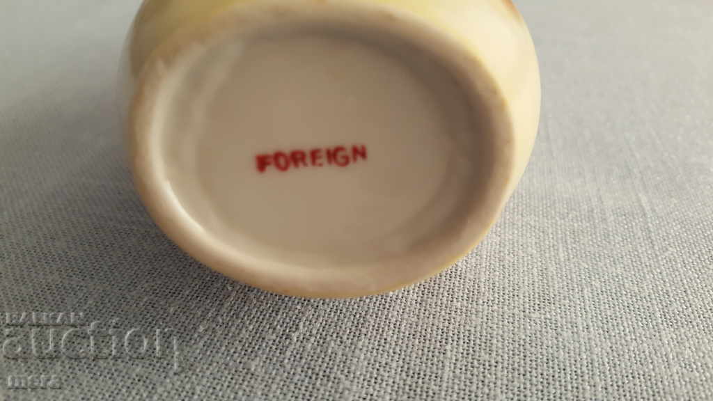 Delivery of Porcelain vase Delivery of Porcelain vase