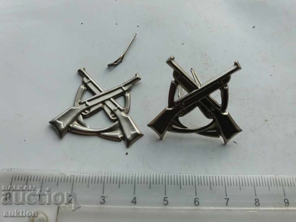 SET OF TWO EMBLEMS, COCKARDS