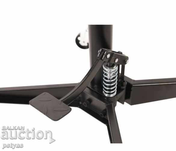 Delivery of Gearbox jack, 500 kg with RockForce foot pump Delivery of Gearbox jack, 500 kg with RockForce foot pump