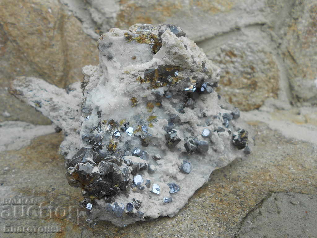 Delivery of Stone crystal rock fossil Delivery of Stone crystal rock fossil