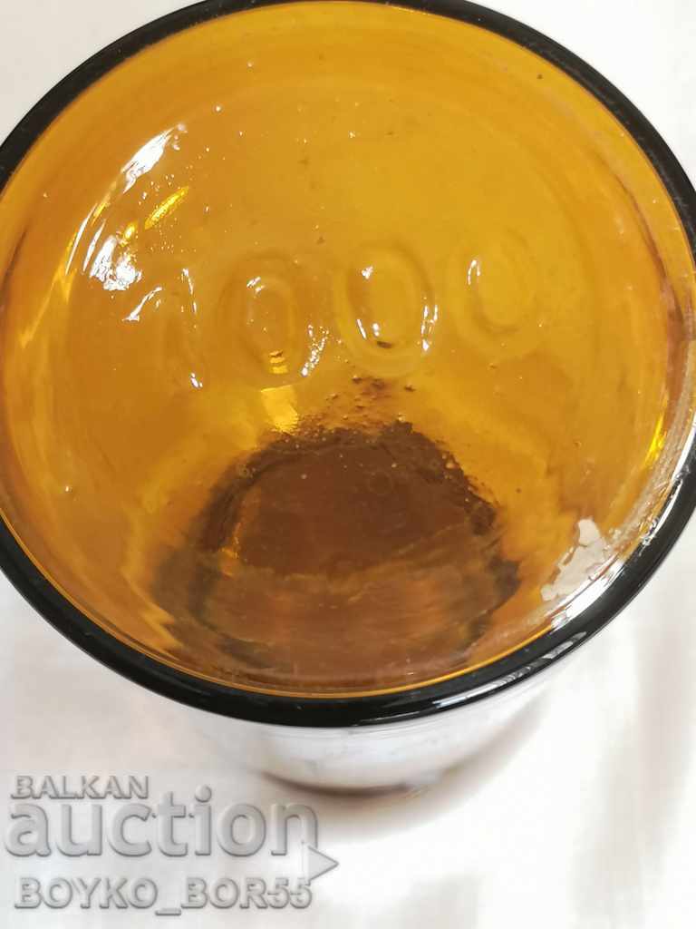 Παράδοση Μεγάλο μπουκάλι με ένα παλιό φαρμακείο μπουκάλι Παράδοση Μεγάλο μπουκάλι με ένα παλιό φαρμακείο μπουκάλι