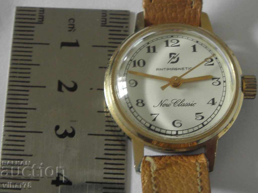 Delivery of WOMEN'S WATCH CLOTHES Delivery of WOMEN'S WATCH CLOTHES