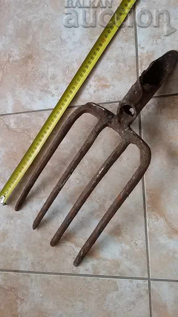 Delivery of old wrought iron villa Delivery of old wrought iron villa