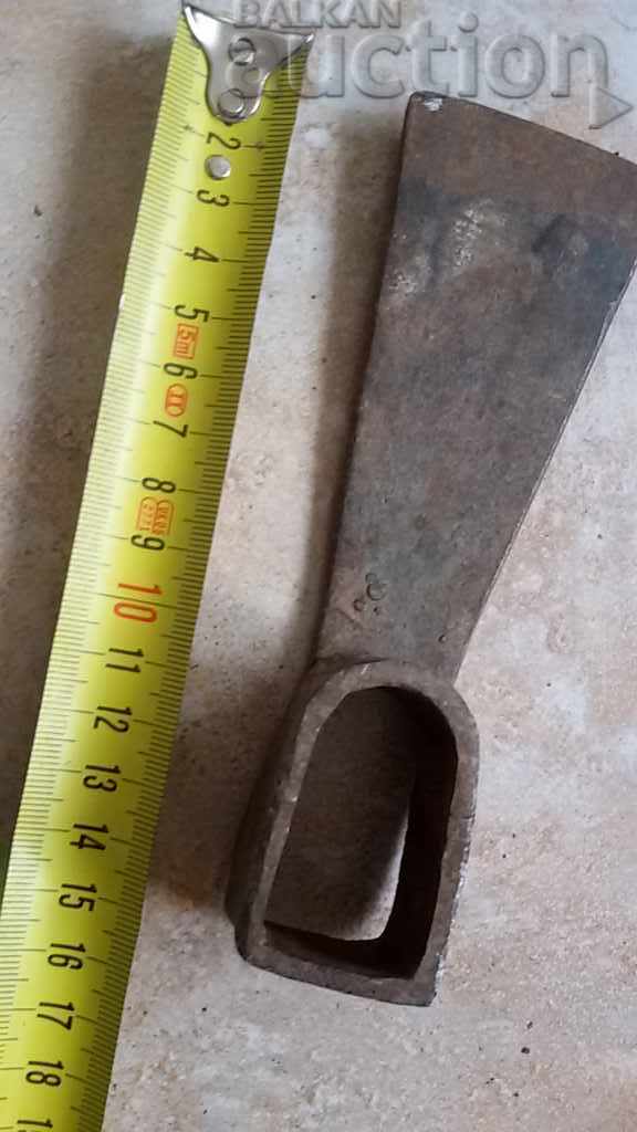 Auction old tool Auction old tool