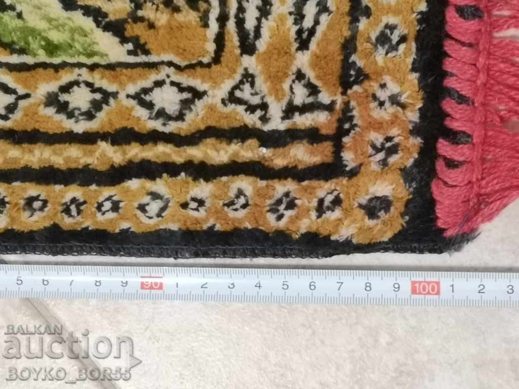 Licitație Covor de perete antic de pluș autentic Licitație Covor de perete antic de pluș autentic