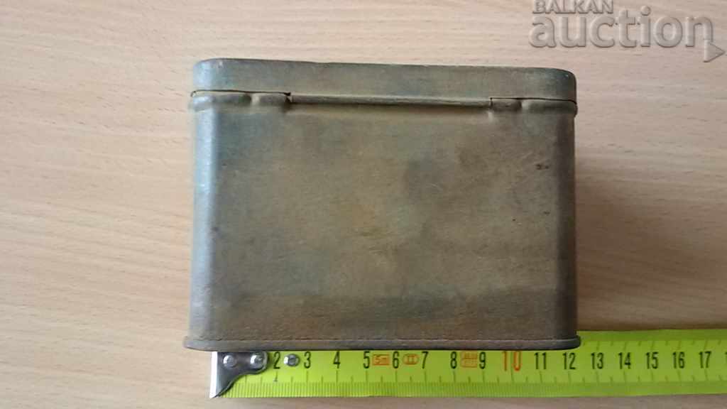 Δημοπρασία αντίκες μεταλλικό κουτί Δημοπρασία αντίκες μεταλλικό κουτί