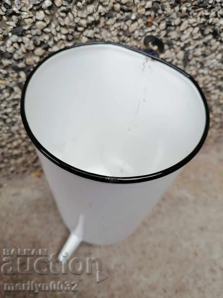 Delivery of Enema container enamel irrigator enema PRC Delivery of Enema container enamel irrigator enema PRC