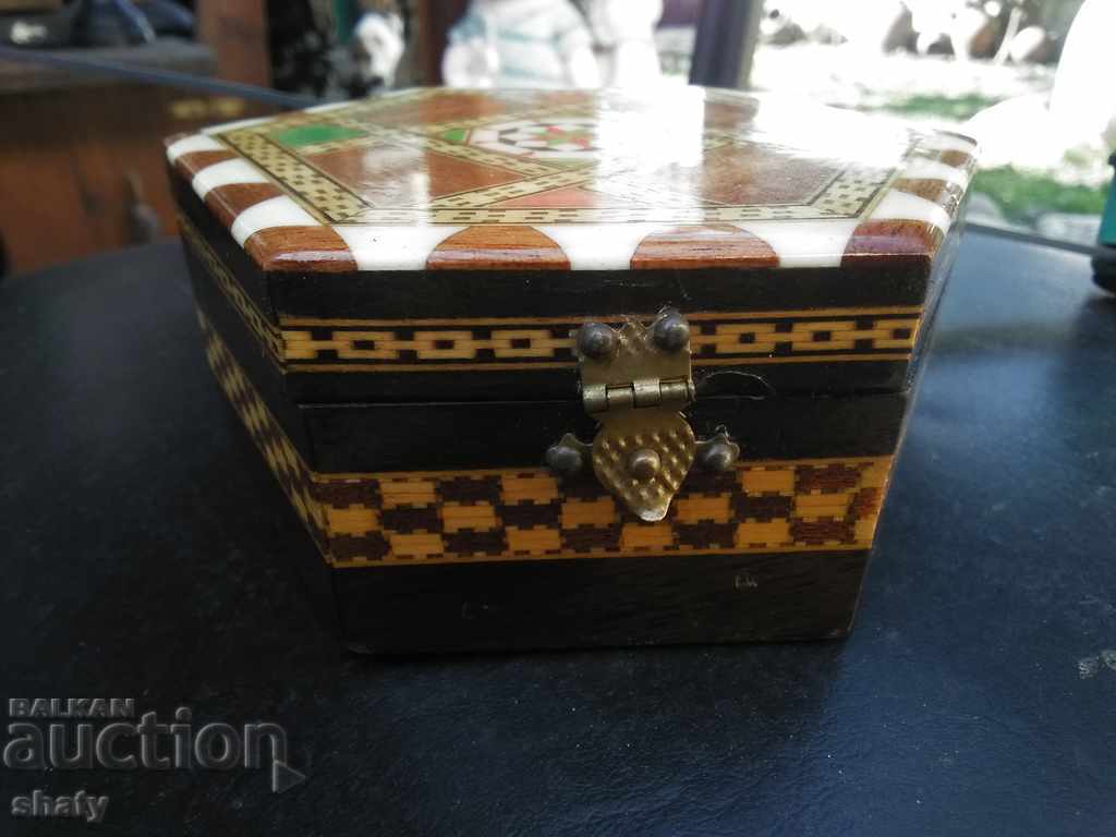 Cutie veche din lemn. Masa de toaleta din lemn. - 5 Cutie veche din lemn. Masa de toaleta din lemn. - 5