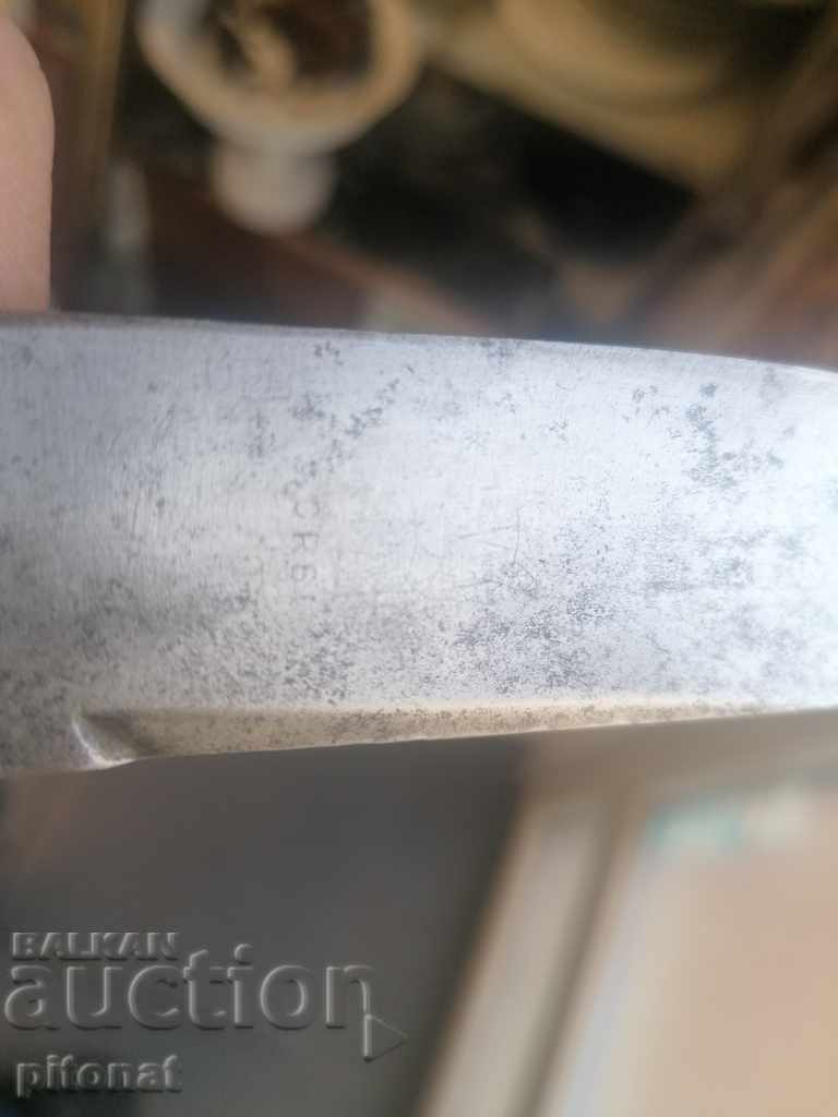 Auction  Collectible hunting knife