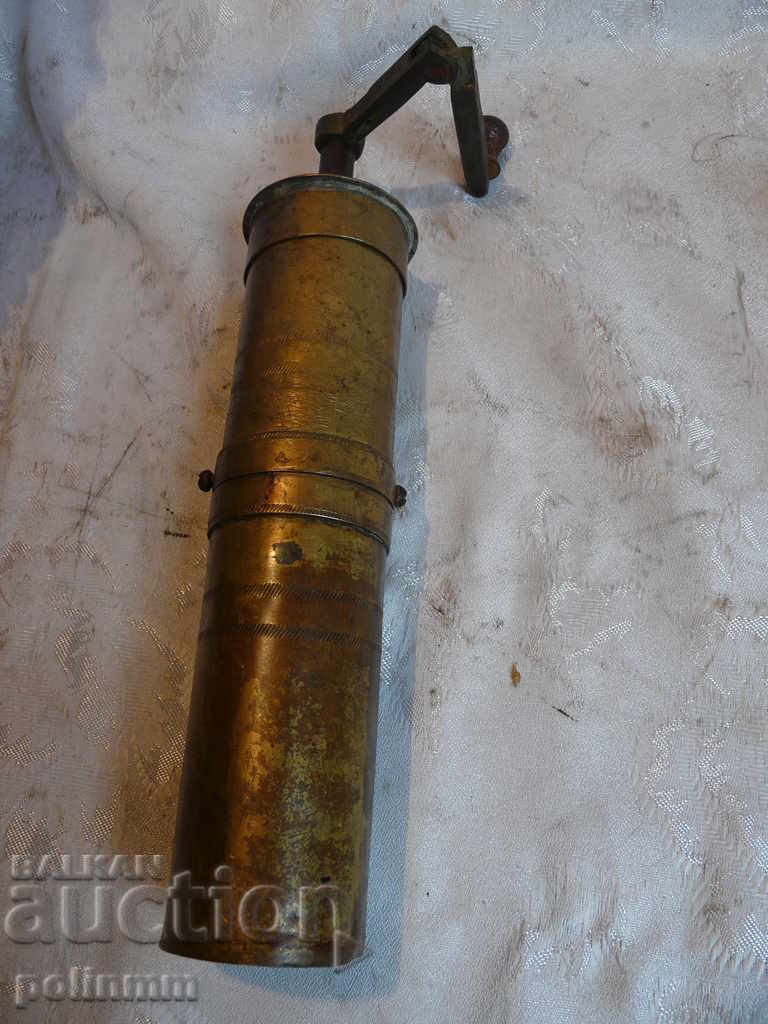 An old bronze mill with price 30.00 BGN | € 15.34 An old bronze mill with price 30.00 BGN | € 15.34
