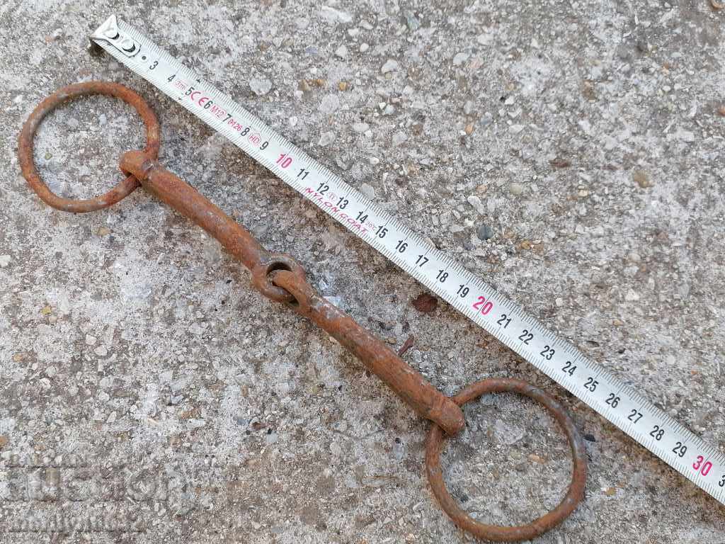 Livrarea Hățuri antice, hățuri de fier forjat Livrarea Hățuri antice, hățuri de fier forjat