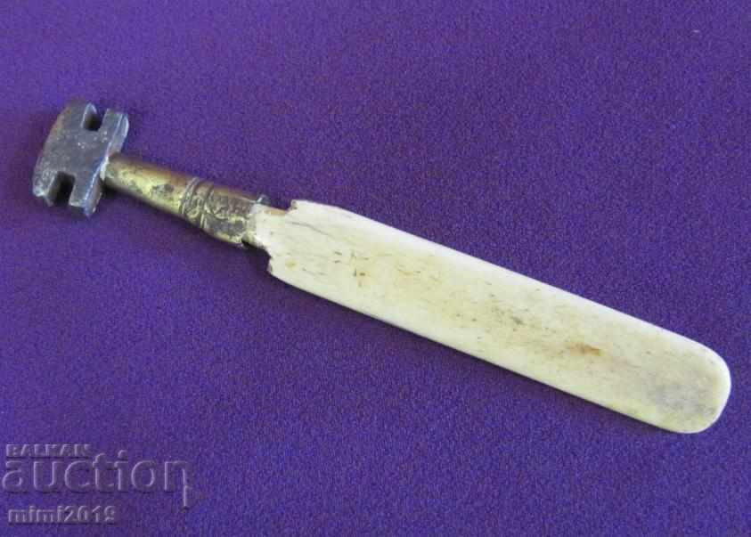 Delivery of 19th Century Diamond for Cutting Glass Delivery of 19th Century Diamond for Cutting Glass