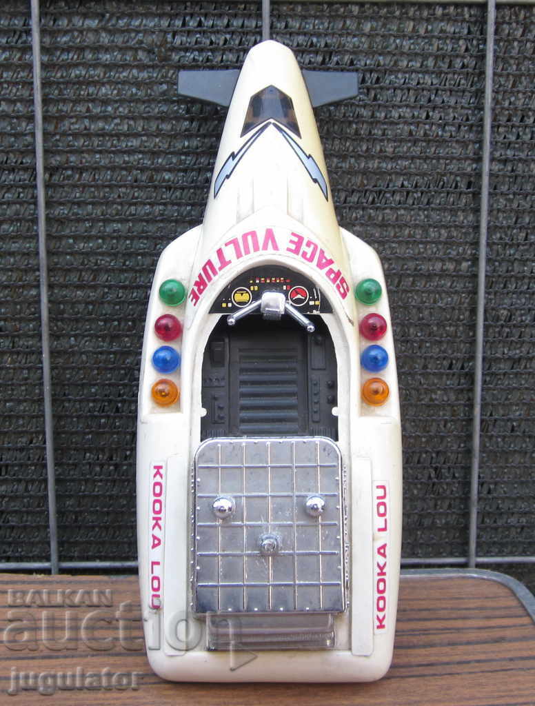 Παλιό διαστημικό παιχνίδι διαστημόπλοιο με τιμή € 10.00 | 19.56 BGN