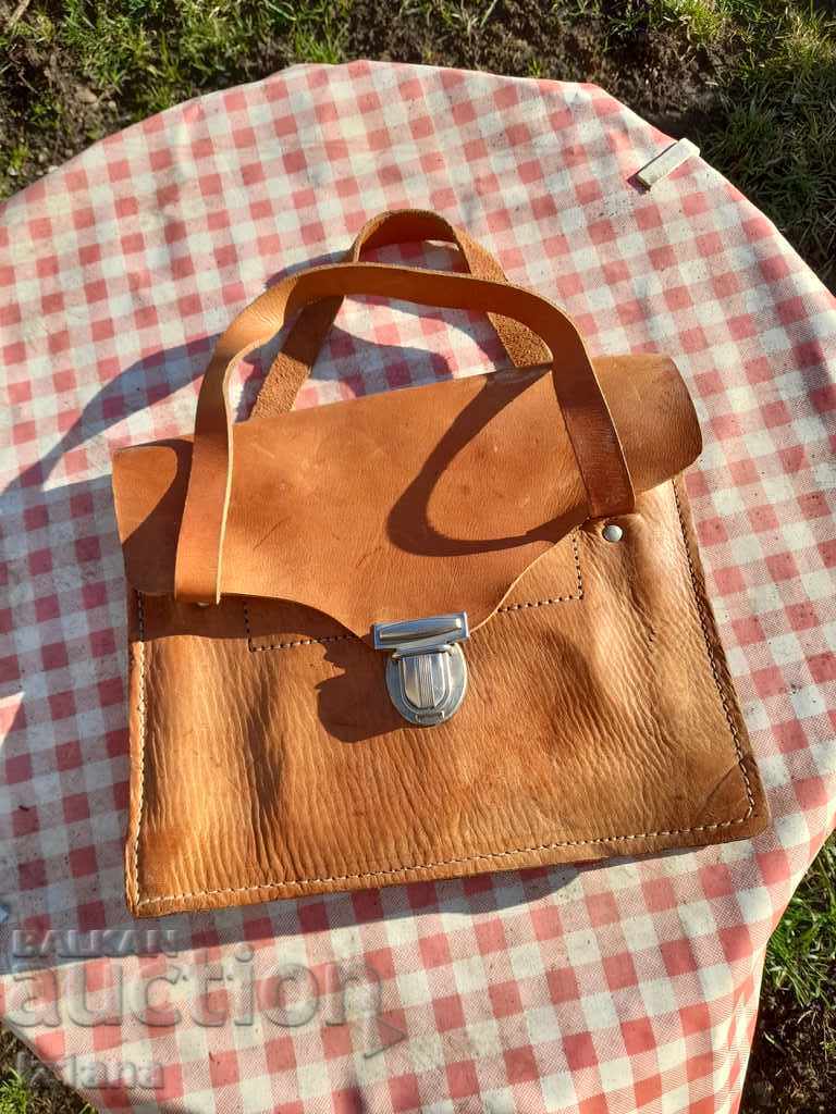 Δημοπρασία Παλιά δερμάτινη τσάντα Δημοπρασία Παλιά δερμάτινη τσάντα