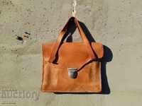 Geanta veche din piele