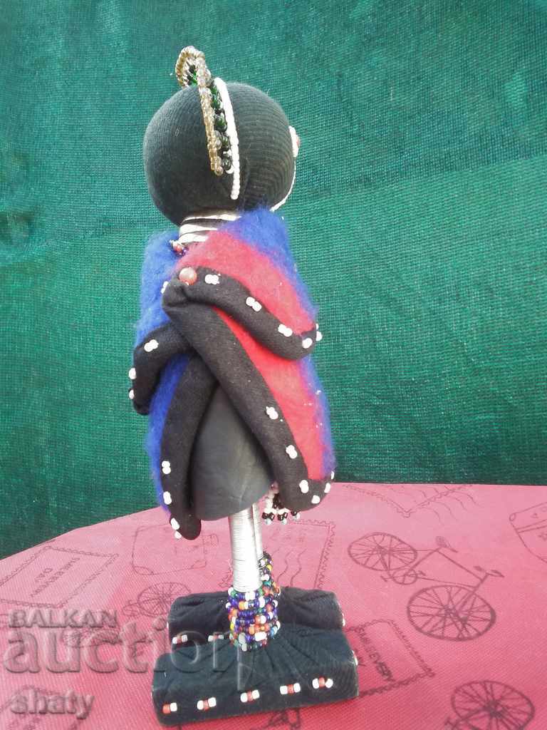 An old mannequin doll. African handmade art. - 6