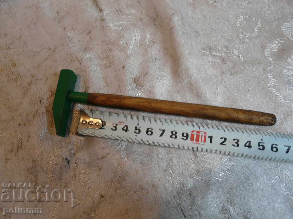 Мини бижутерско чукче с цена 20.00 лв. | € 10.23 Мини бижутерско чукче с цена 20.00 лв. | € 10.23