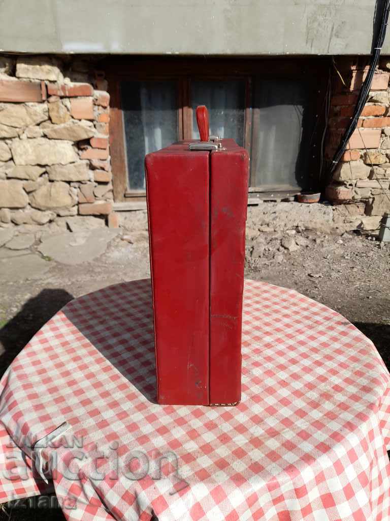 Old Diplomatic briefcase, suitcase with price 22.00 BGN | € 11.25 Old Diplomatic briefcase, suitcase with price 22.00 BGN | € 11.25