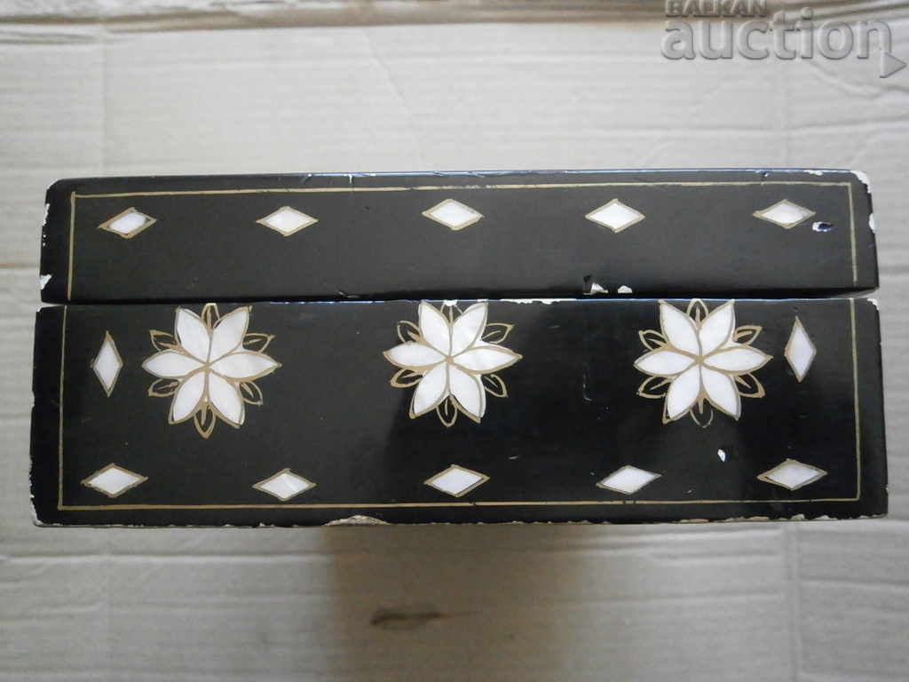 Παράδοση vintage ιαπωνική κοσμηματοθήκη, κοσμήματα από μαργαριτάρι Παράδοση vintage ιαπωνική κοσμηματοθήκη, κοσμήματα από μαργαριτάρι