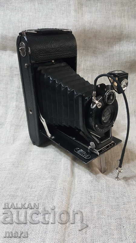 Delivery of Antique large professional camera Delivery of Antique large professional camera