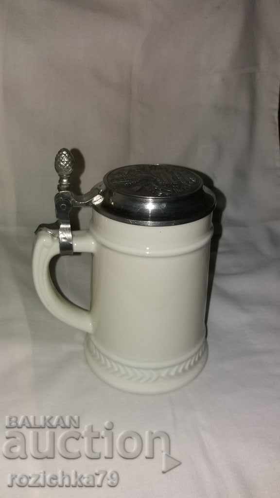 Auction Porcelain mug with lid Auction Porcelain mug with lid