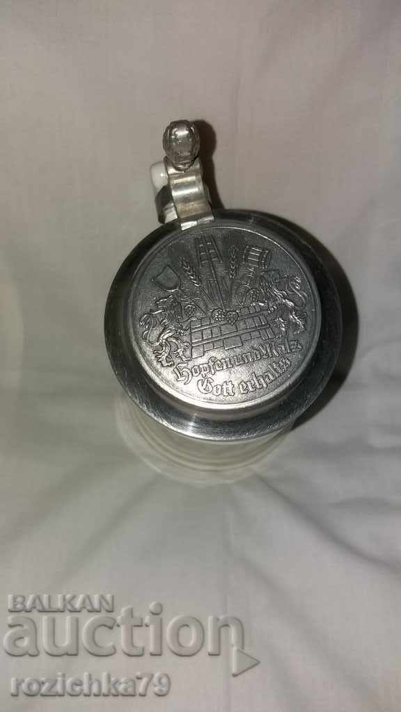 Delivery of Porcelain mug with lid Delivery of Porcelain mug with lid