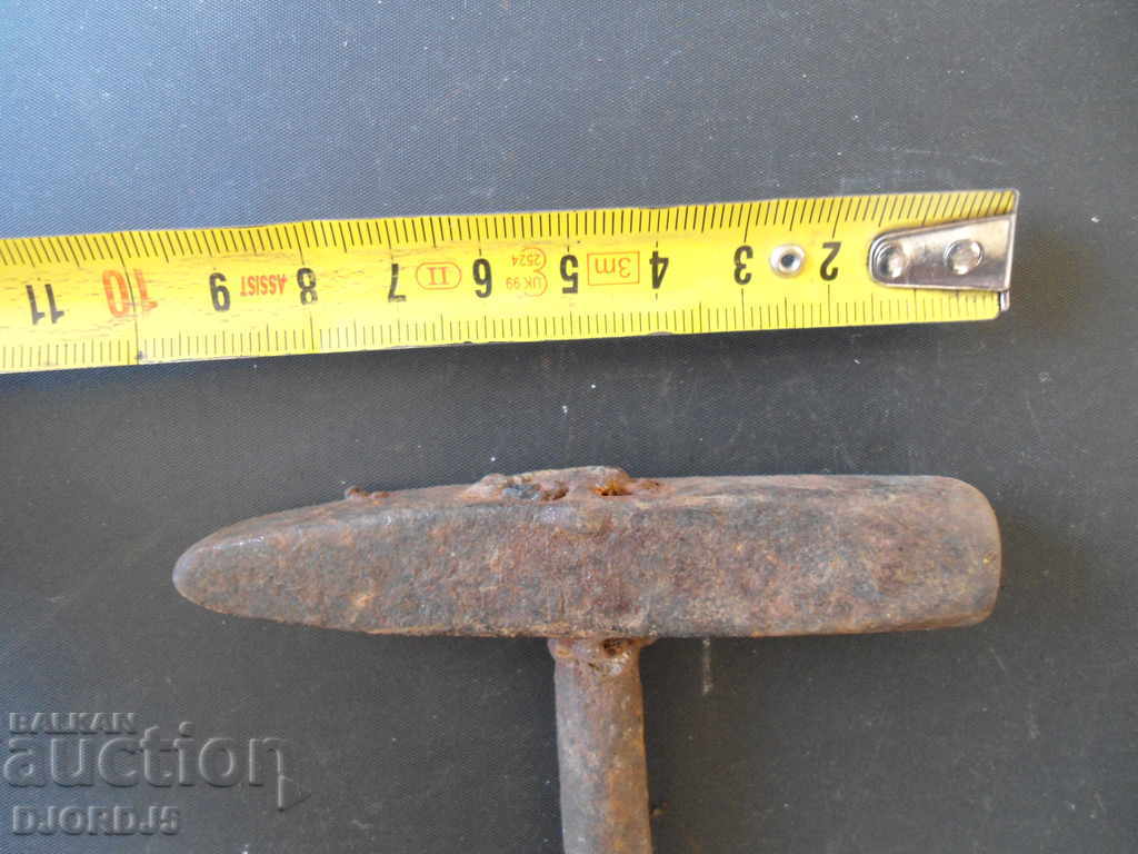 Auction Old little hammer, iron handle Auction Old little hammer, iron handle