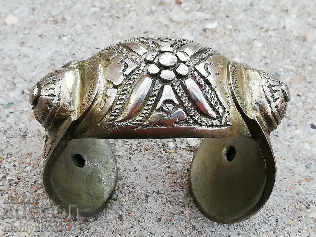Възрожденска сребърна гривна рогатка сребро накит бижу