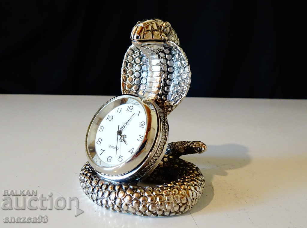 Seiko посребрен настолен часовник Кобра,Змия.