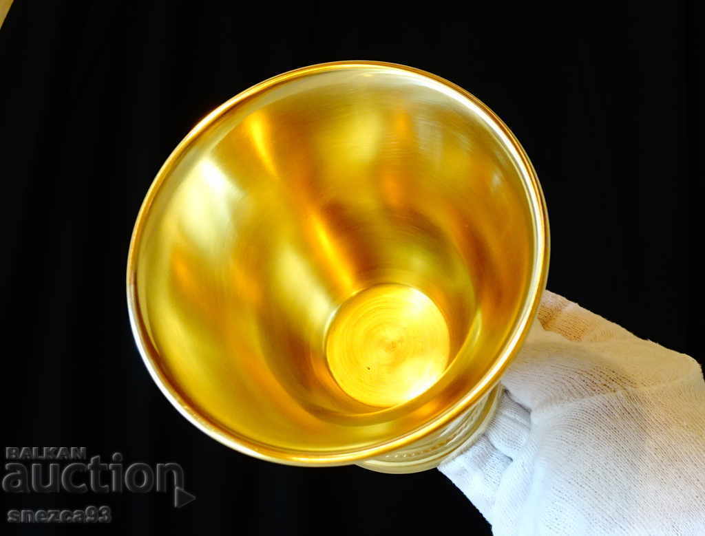 Swedish bronze wine glass 300 ml with price 29.00 BGN | € 14.83 Swedish bronze wine glass 300 ml with price 29.00 BGN | € 14.83