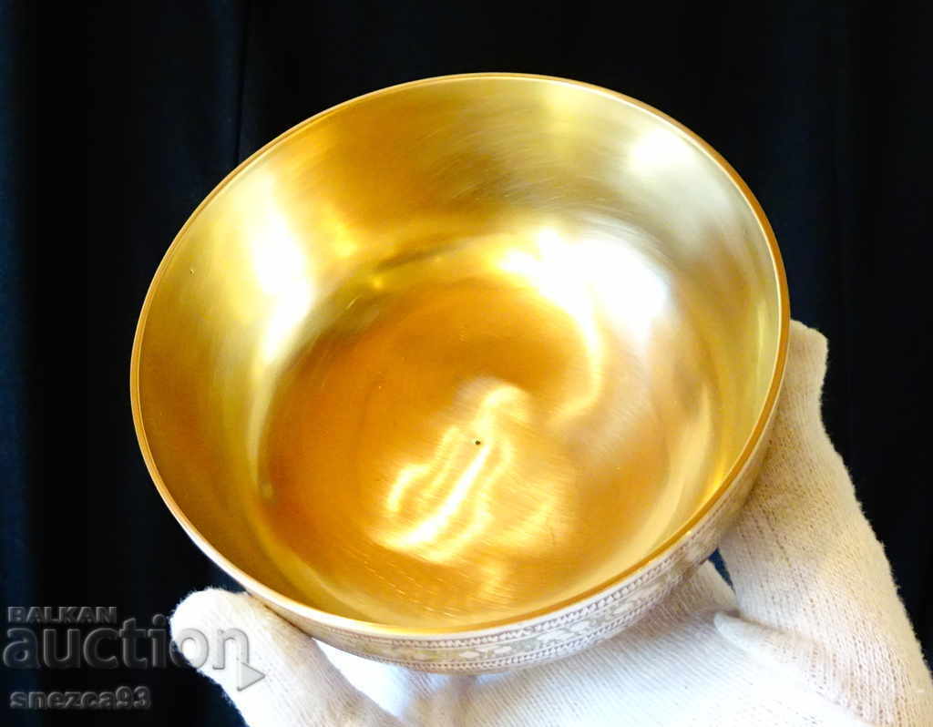 Auction  Bronze serving dish, bowl, cellular enamel