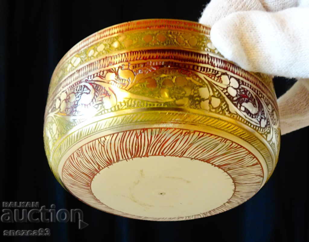 Delivery of Bronze serving dish, bowl, cellular enamel