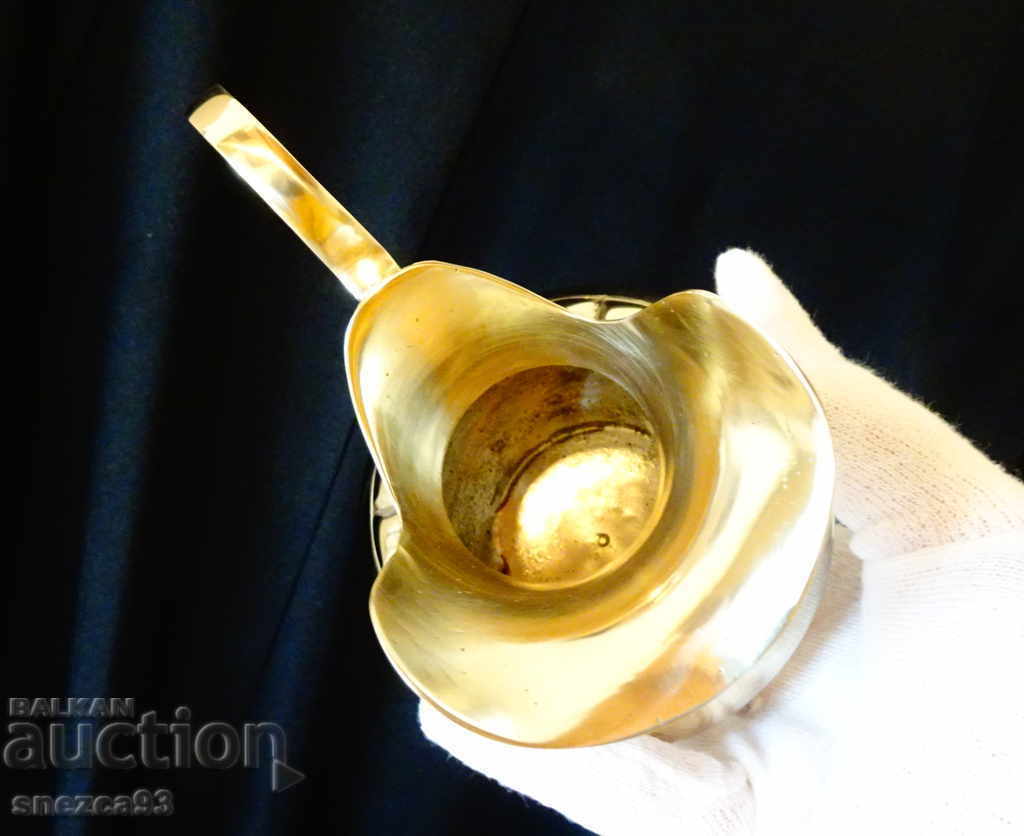 Delivery of English bronze jug for wine, rakia, relief