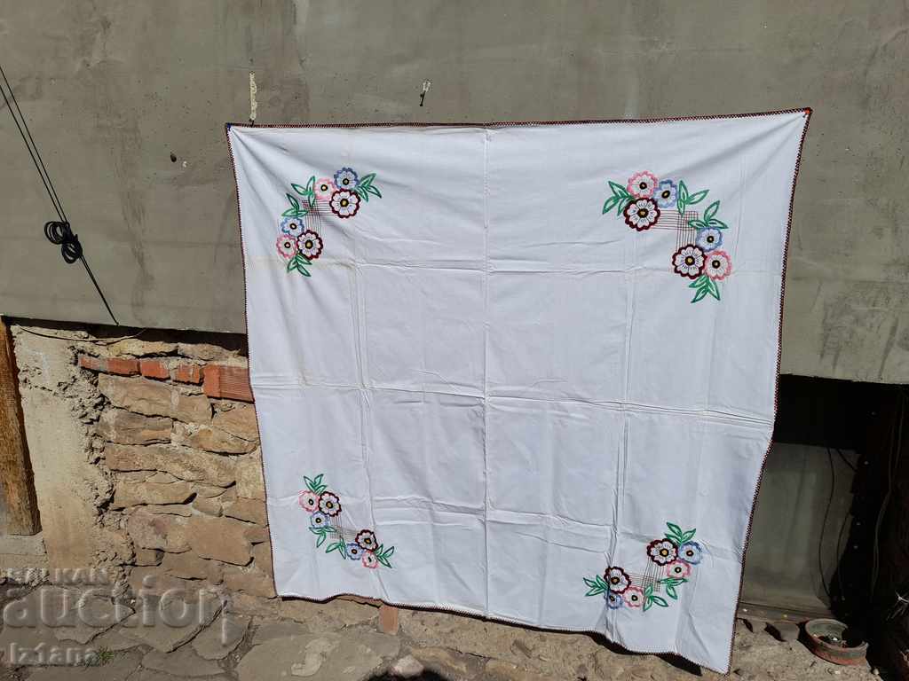Delivery of Old embroidered tablecloth Delivery of Old embroidered tablecloth