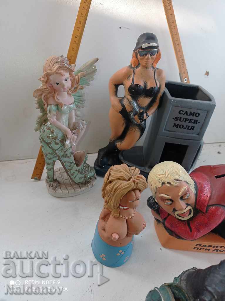 Lot of porcelain ceramics with price 10.00 BGN | € 5.11 Lot of porcelain ceramics with price 10.00 BGN | € 5.11