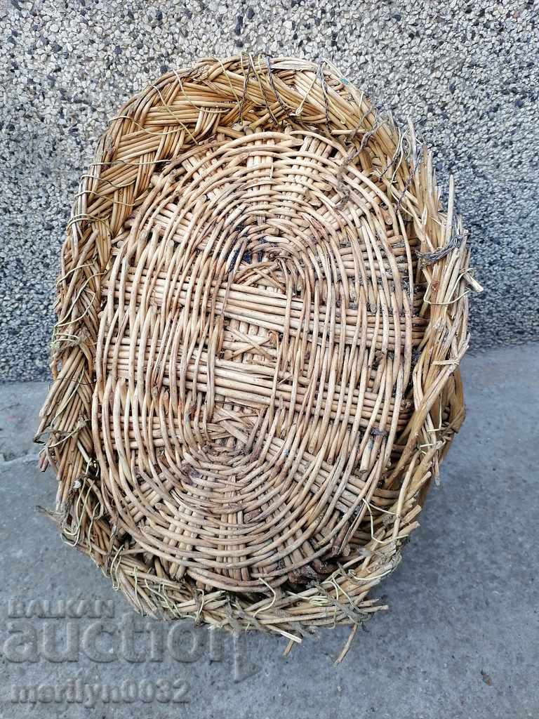 Auction Old knit basket, wooden Auction Old knit basket, wooden