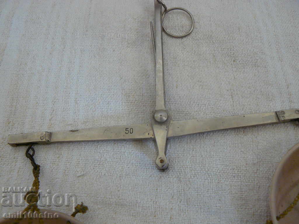 Auction  Old pharmacy scales