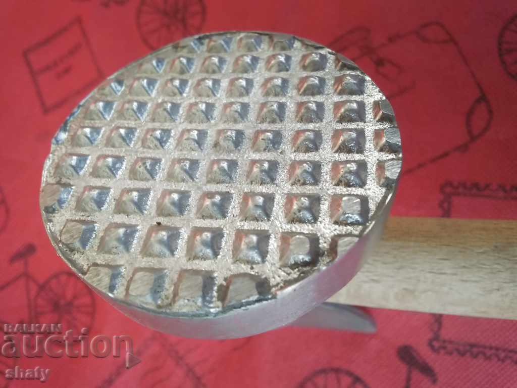 Доставка на Стара руска брадвичка и чукче за месо Доставка на Стара руска брадвичка и чукче за месо