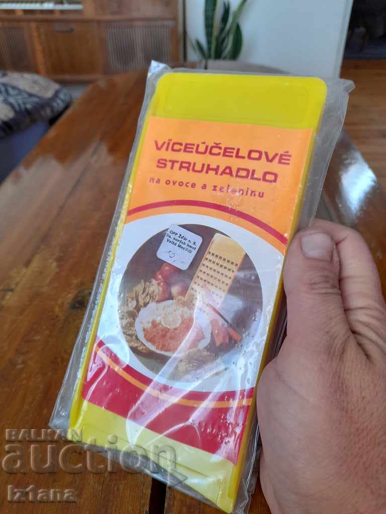 bucătărie răzătoare veche cu preț 15.00 BGN | € 7.67